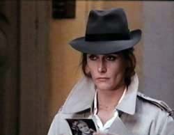 Margot Kidder in Trenchcoat