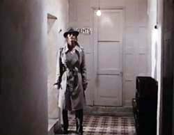 Margot Kidder in Trenchcoat
